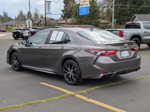 2022 Toyota Camry SE