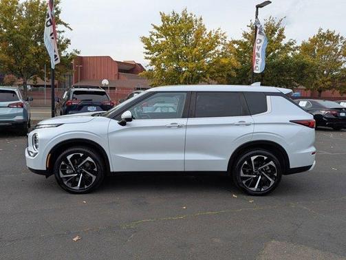 2024 Mitsubishi Outlander SE Black Edition