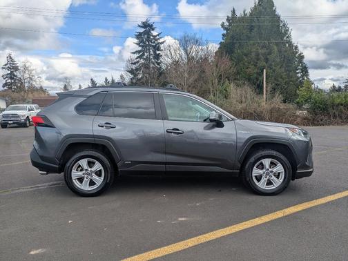 2021 Toyota RAV4 Hybrid LE
