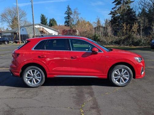 2025 Audi Q3 45 S line Premium