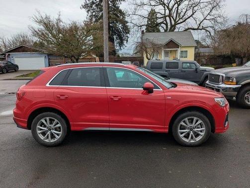 2025 Audi Q3 45 S line Premium