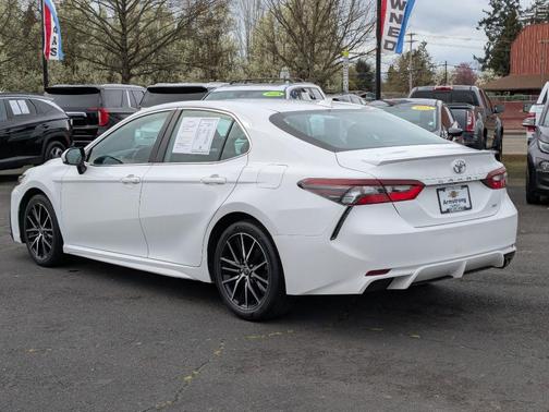 2021 Toyota Camry SE