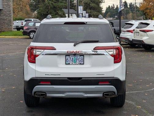2023 GMC Acadia SLT