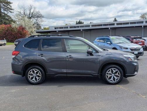 Magnetite Gray Metallic 2021 Subaru Forester Premium