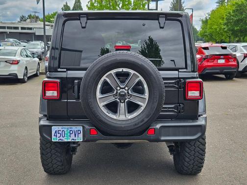 2022 Jeep Wrangler Unlimited Sahara
