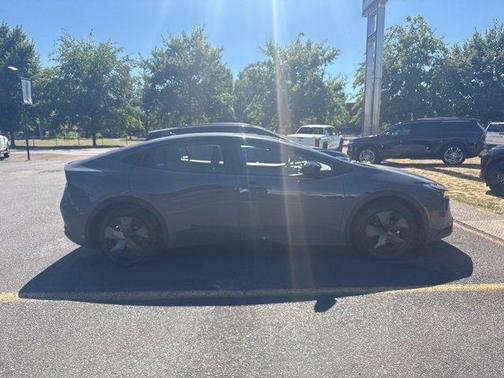 2025 Toyota Prius LE