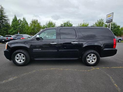 2011 GMC Yukon XL SLE