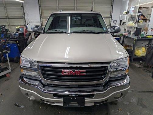 2005 GMC Sierra 2500 SLT