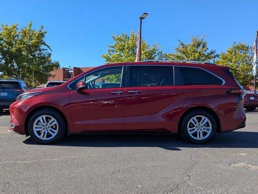 2023 Toyota Sienna Limited