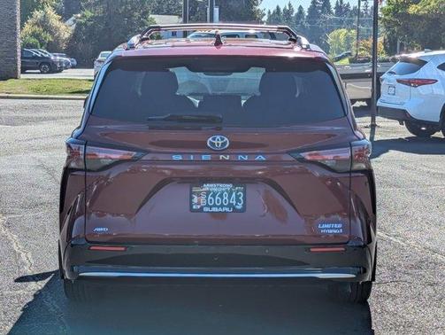 2023 Toyota Sienna Limited