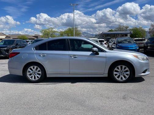 Ice Silver Metallic 2017 Subaru Legacy Premium