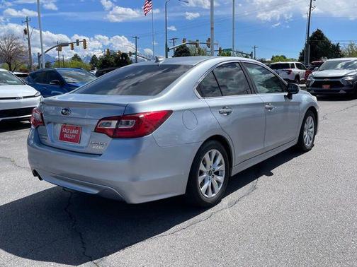 Ice Silver Metallic 2017 Subaru Legacy Premium