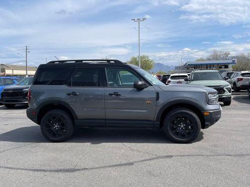 CARBONIZED GRAY METALLIC 2025 Ford Bronco Sport Badlands