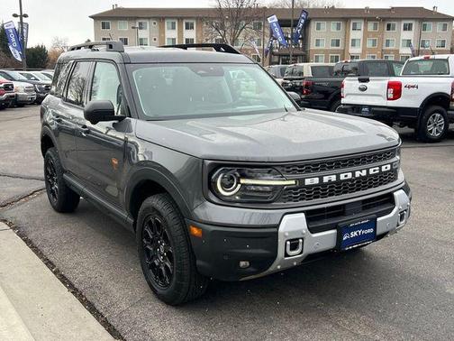 CARBONIZED GRAY METALLIC 2025 Ford Bronco Sport Badlands