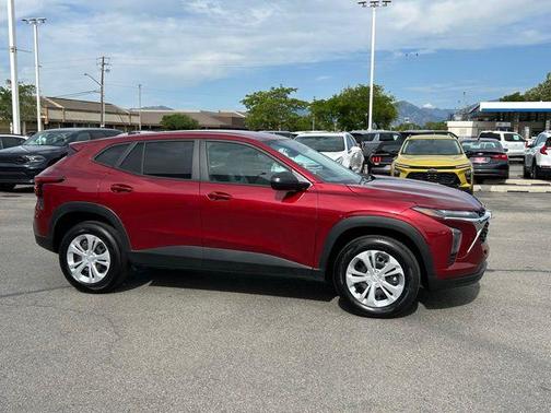 2025 Chevrolet Trax LS