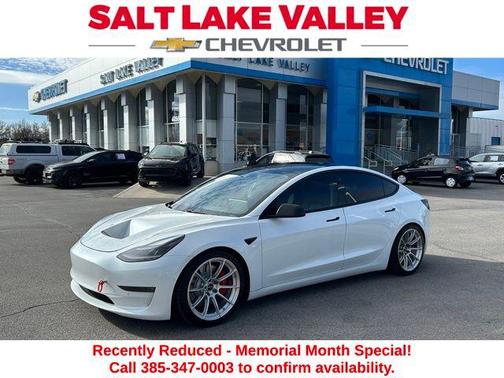 Pearl White Multi-Coat 2021 Tesla Model 3 Performance