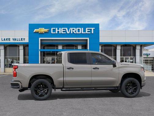 White Sands 2026 Chevrolet Silverado 1500 Custom