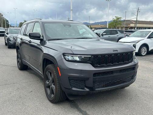 Baltic Gray Metallic Clearcoat 2023 Jeep Grand Cherokee L Altitude