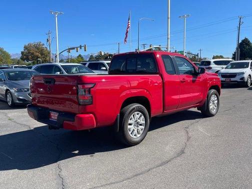 2022 Nissan Frontier SV