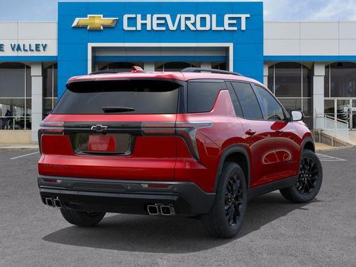 Radiant Red Tintcoat 2026 Chevrolet Traverse LT