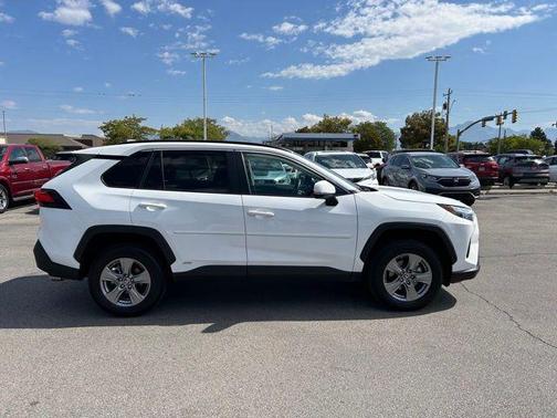 2024 Toyota RAV4 Hybrid LE