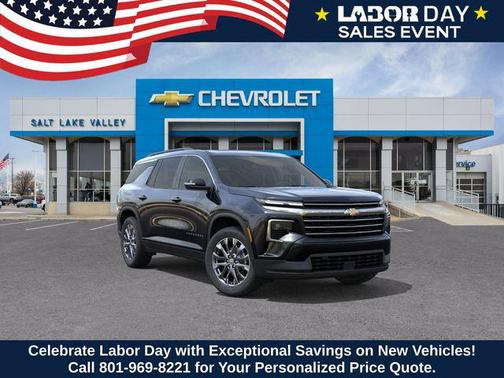 Mosaic Black Metallic 2026 Chevrolet Traverse LT