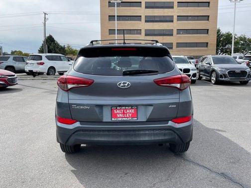 2017 Hyundai TUCSON SE