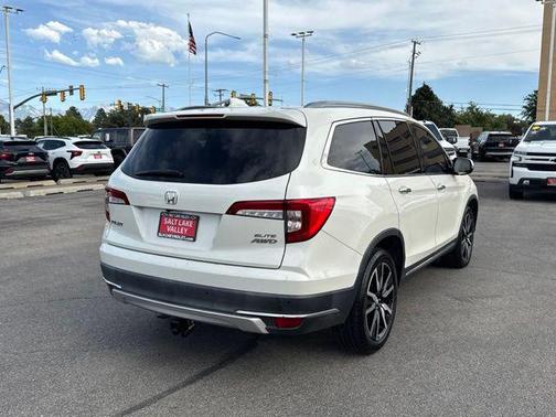 White Diamond Pearl 2019 Honda Pilot Elite