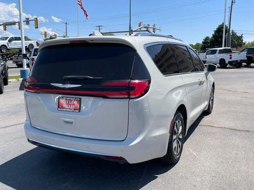 2021 Chrysler Pacifica Hybrid Touring L