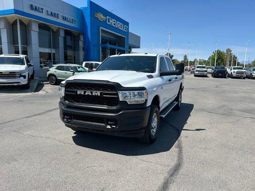 2022 RAM 2500 Tradesman Crew Cab 4x4 6'4' Box