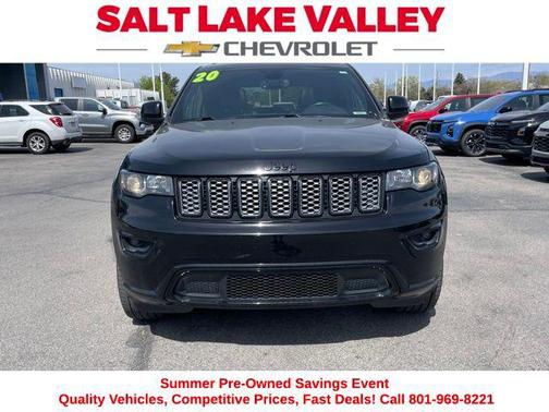 Diamond Black Crystal Pearlcoat 2020 Jeep Grand Cherokee Altitude