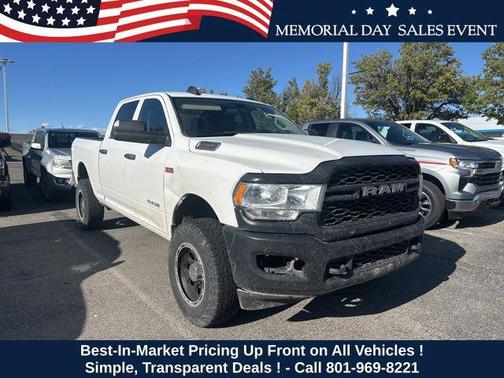 Bright White Clearcoat 2019 RAM 2500 Tradesman Crew Cab 4x4 6'4' Box