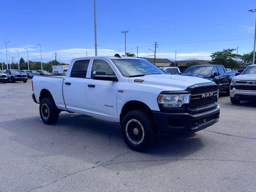 Bright White Clearcoat 2019 RAM 2500 Tradesman Crew Cab 4x4 6'4' Box