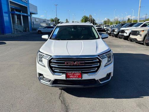 Summit White 2022 GMC Terrain SLT