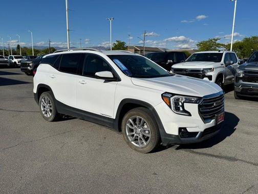 Summit White 2022 GMC Terrain SLT