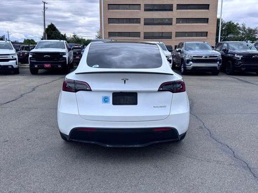 Pearl White Multi-Coat 2022 Tesla Model Y Performance Dual Motor All-Wheel Drive