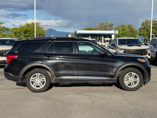 Black Metallic 2024 Ford Explorer XLT