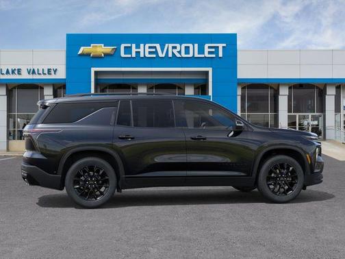 Mosaic Black Metallic 2026 Chevrolet Traverse LT