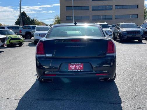 2022 Chrysler 300 S
