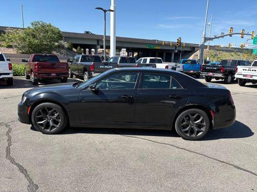 2022 Chrysler 300 S