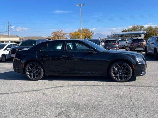 2022 Chrysler 300 S
