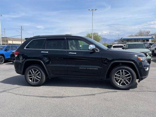 Diamond Black Crystal Pearlcoat 2021 Jeep Grand Cherokee Limited