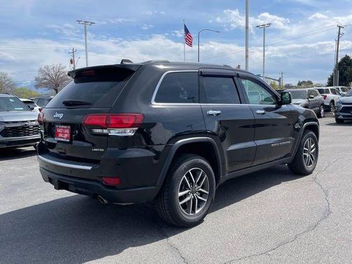 Diamond Black Crystal Pearlcoat 2021 Jeep Grand Cherokee Limited