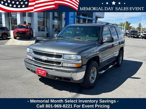 Medium Charcoal Gray Metallic 2000 Chevrolet Tahoe LS