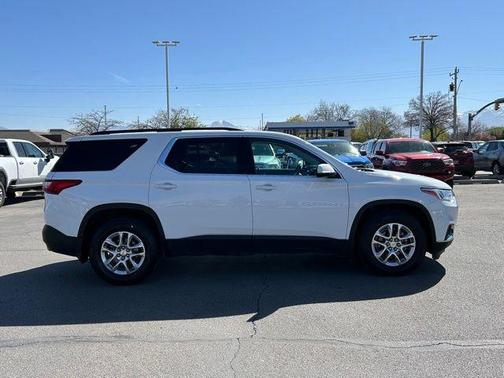 2020 Chevrolet Traverse LT Cloth