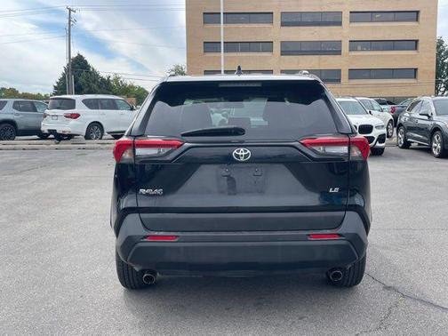 2020 Toyota RAV4 LE