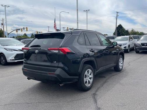 2020 Toyota RAV4 LE