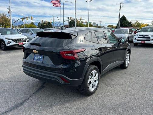 2025 Chevrolet Trax LS