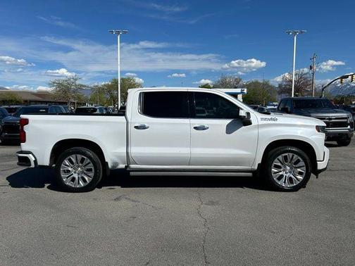 Iridescent Pearl Tricoat 2021 Chevrolet Silverado 1500 High Country