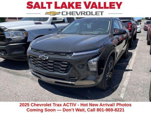 Mosaic Black Metallic 2025 Chevrolet Trax FWD ACTIV